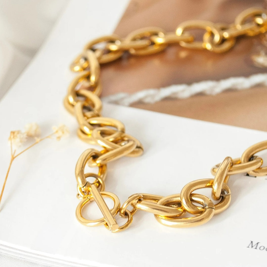 Women’s Chunky Chain Necklace | Toggle Clasp