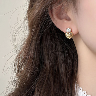 Women’s Cubic Zirconia Heart Stud Earrings